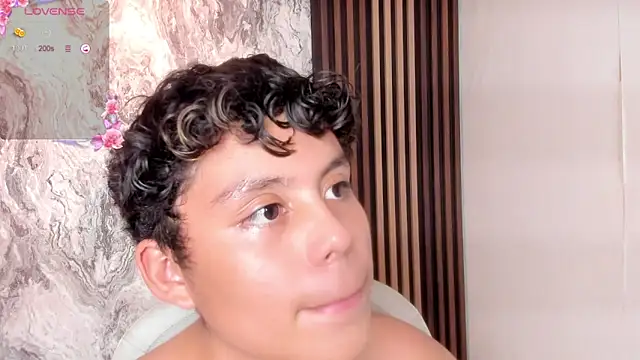 chico_medusa (M twink) - cum show all for you