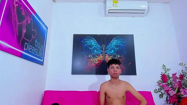 Spicy_guys webcam