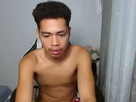 curlyasian_njxx webcam