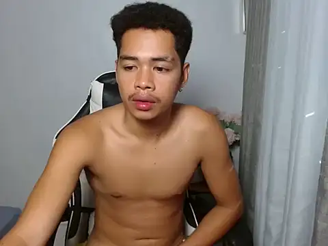 curlyasian_njxx webcam