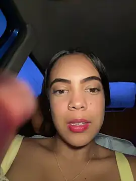 NAUGHTY_LITTLE_18 webcam