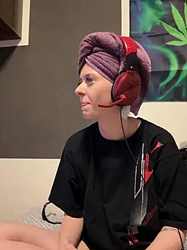 Queenadri webcam