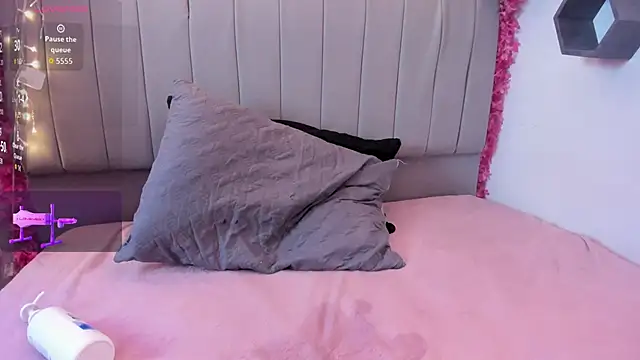 Scarlett21__ webcam