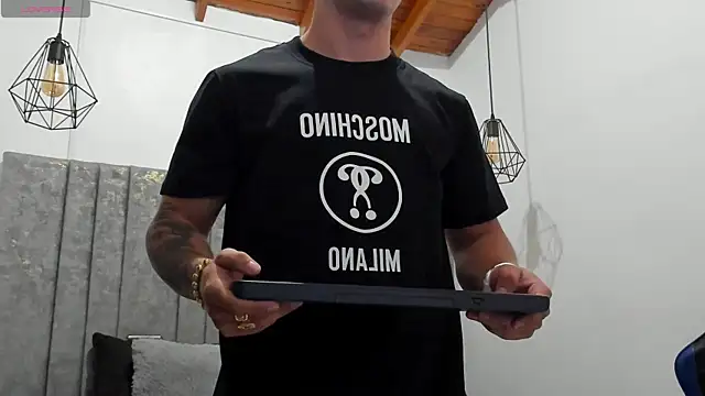 Calvin_Hunter webcam