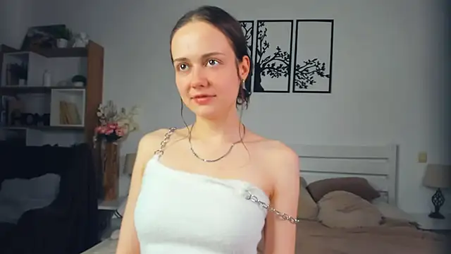 MalvinaTrafford webcam