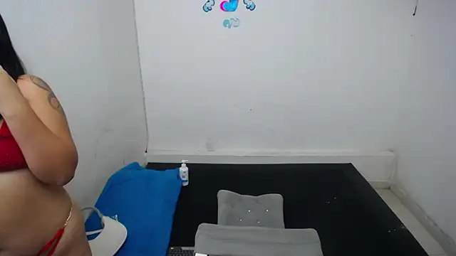 Naomy_Reiden webcam