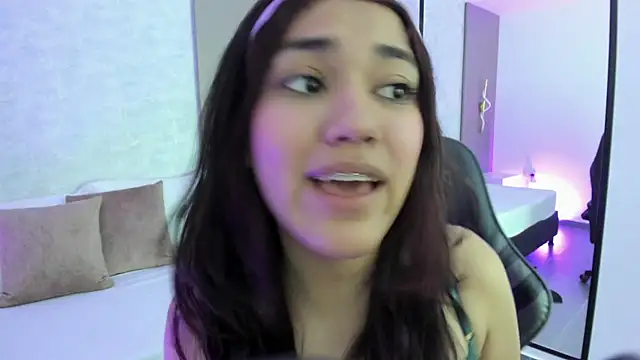 cristin_collins webcam