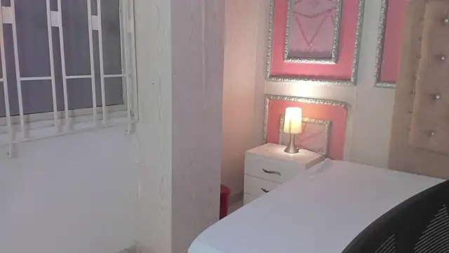 alisha_desire webcam