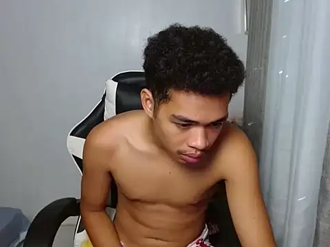 curlyasian_njxx webcam