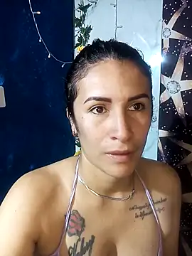 laurahotdirty - Laurahotdirty's free webcam - UK Sex Cams