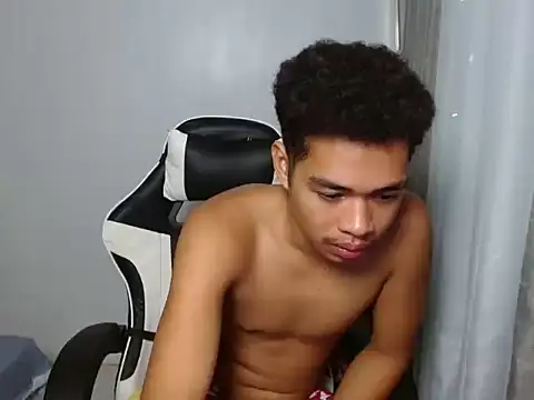 curlyasian_njxx webcam