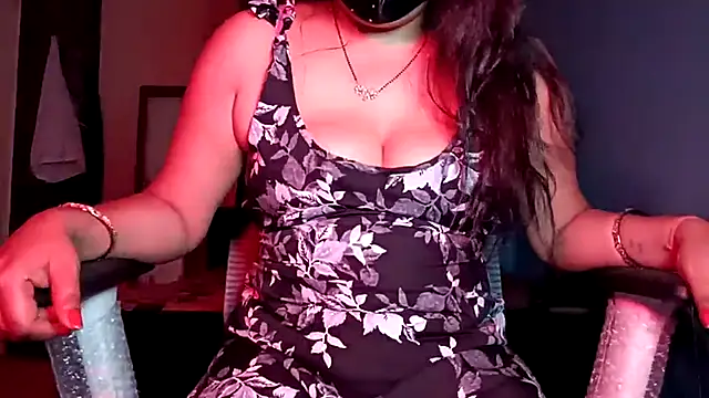 YourDesi_Laila_ webcam