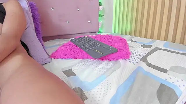 lovely__kiss__ webcam