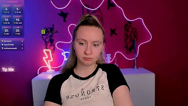 mila_glow1 webcam