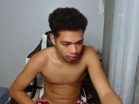 curlyasian_njxx webcam