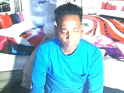 IndianHunk01 webcam