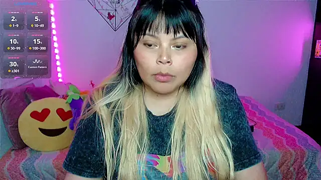 EllieMoonX webcam