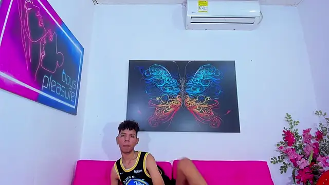 Spicy_guys webcam