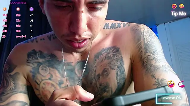 Adam_Hudsond webcam