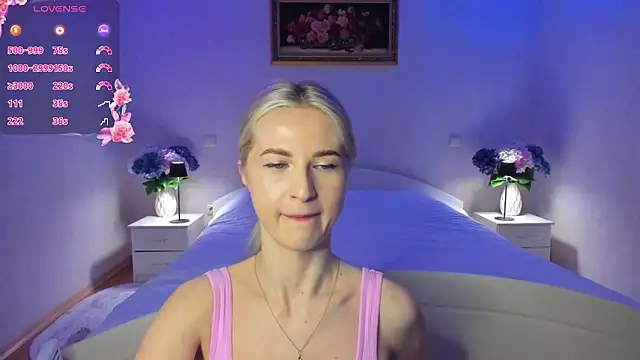 julie_blaze - Julie_Blaze's free webcam - UK Sex Cams