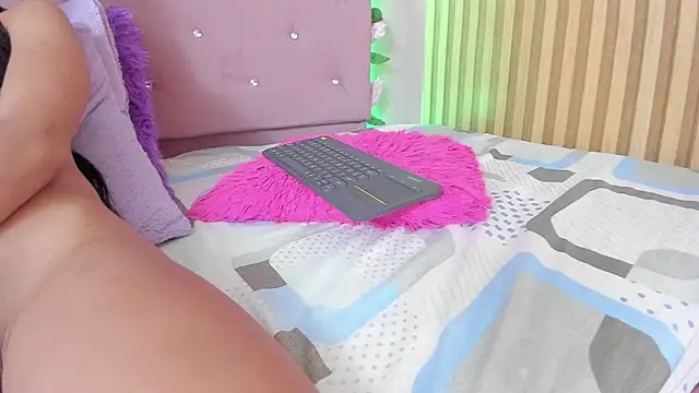 lovely__kiss__ webcam