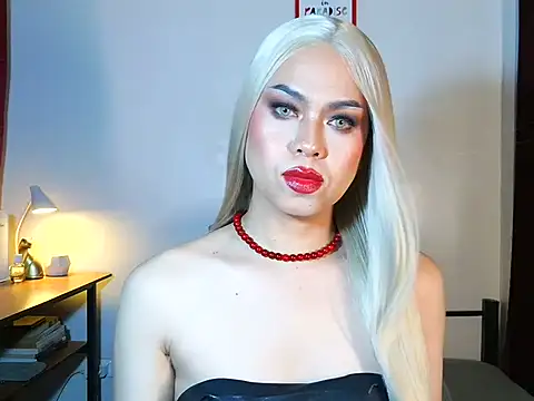 mistressluna1 (Ask my age) - cumshot