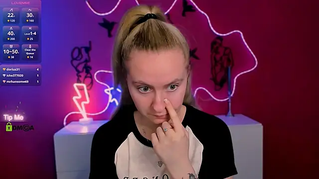 mila_glow1 webcam