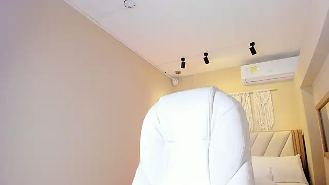 NahimiThompson webcam
