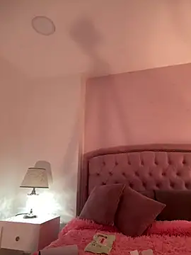 Bella__Wood webcam