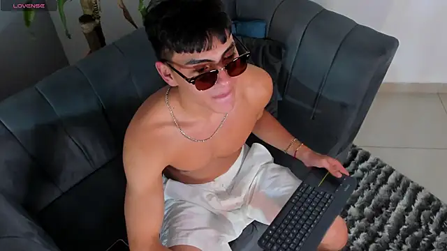EthanSantori webcam