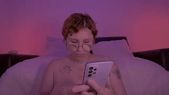 lilmuh_ (F young) - SUCK BOOBS 🍉🍉 CHUPAR OS PEITOS