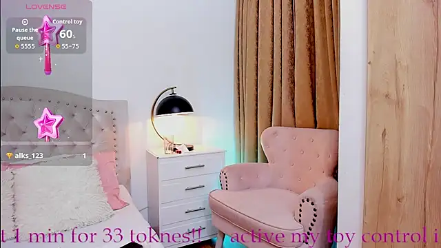 KATY_BLONDEE webcam