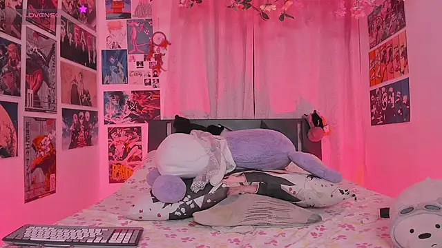 MissCurvyTop webcam