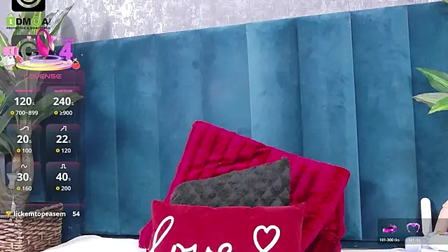 Roxie_Anne live sex cam
