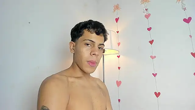Skinnyfucked webcam
