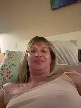 SweetLilTrouble webcam