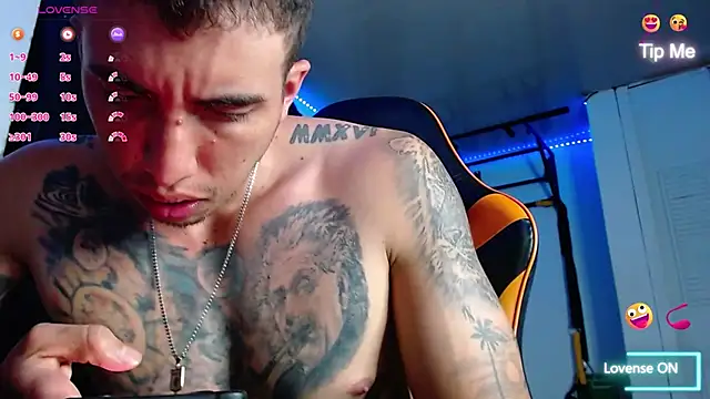 Adam_Hudsond webcam