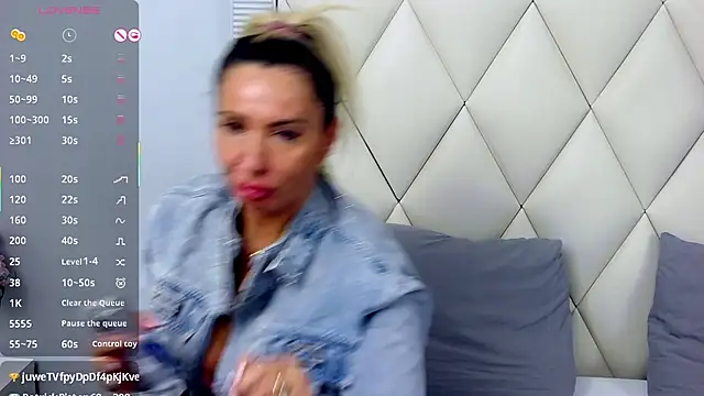 GinaBear webcam