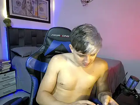 Lucas_Venom webcam