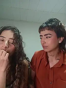 AlexxaAndRileyy webcam