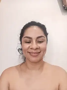 luna_pinky webcam