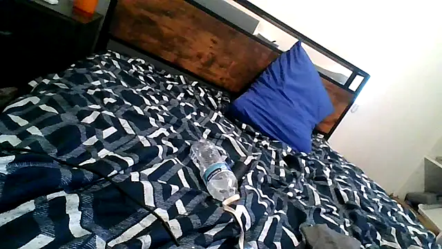KinkyKev6996 webcam