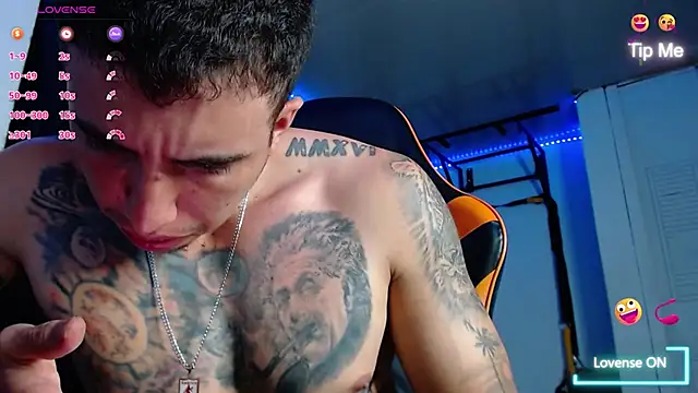 Adam_Hudsond webcam