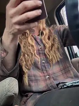 GoldenFlameGoddess webcam
