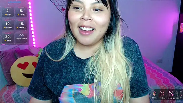 EllieMoonX webcam