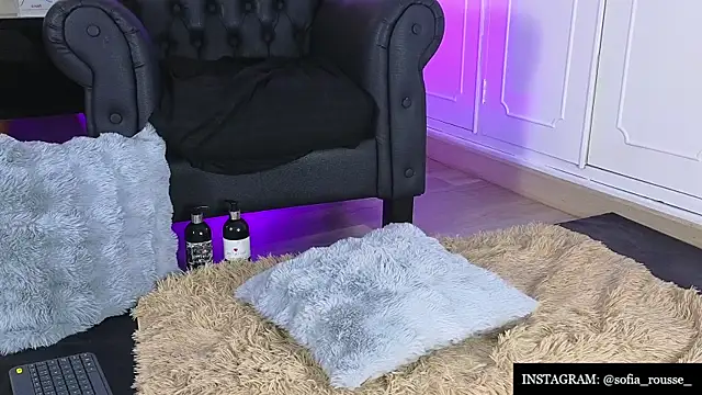 sofia_rousse_ (F young) - Squirt drops 💦