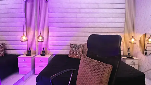 VictoriaaBlair webcam