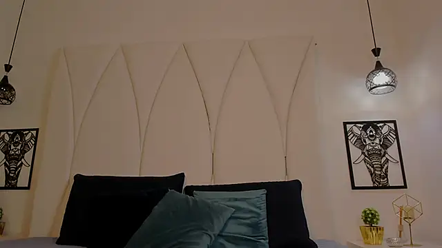 Mia_Reyesjs webcam