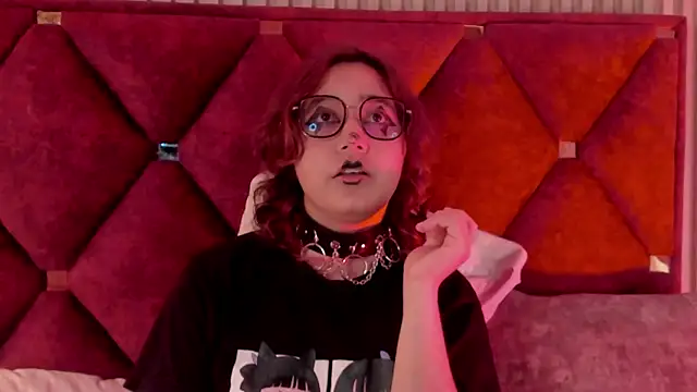 Kiri_Velvet webcam