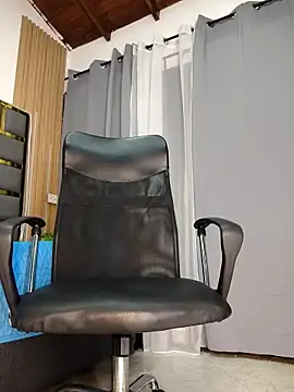 Oliver_bigblack_cock webcam